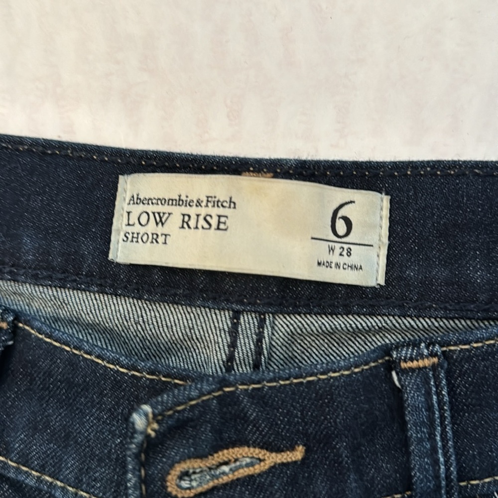 dark blue like new jean shorts - Picture 3 of 5